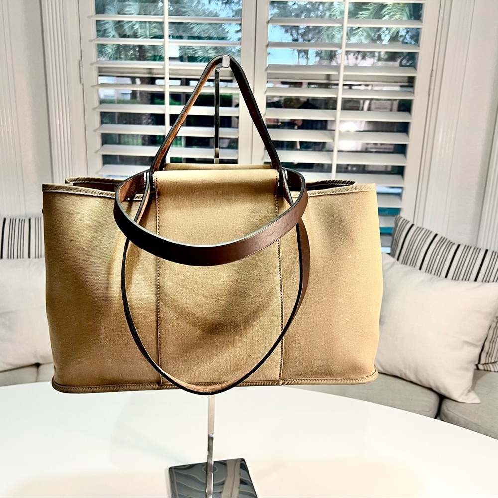 Hermes Tan Tote Bag Spacious Structured Design